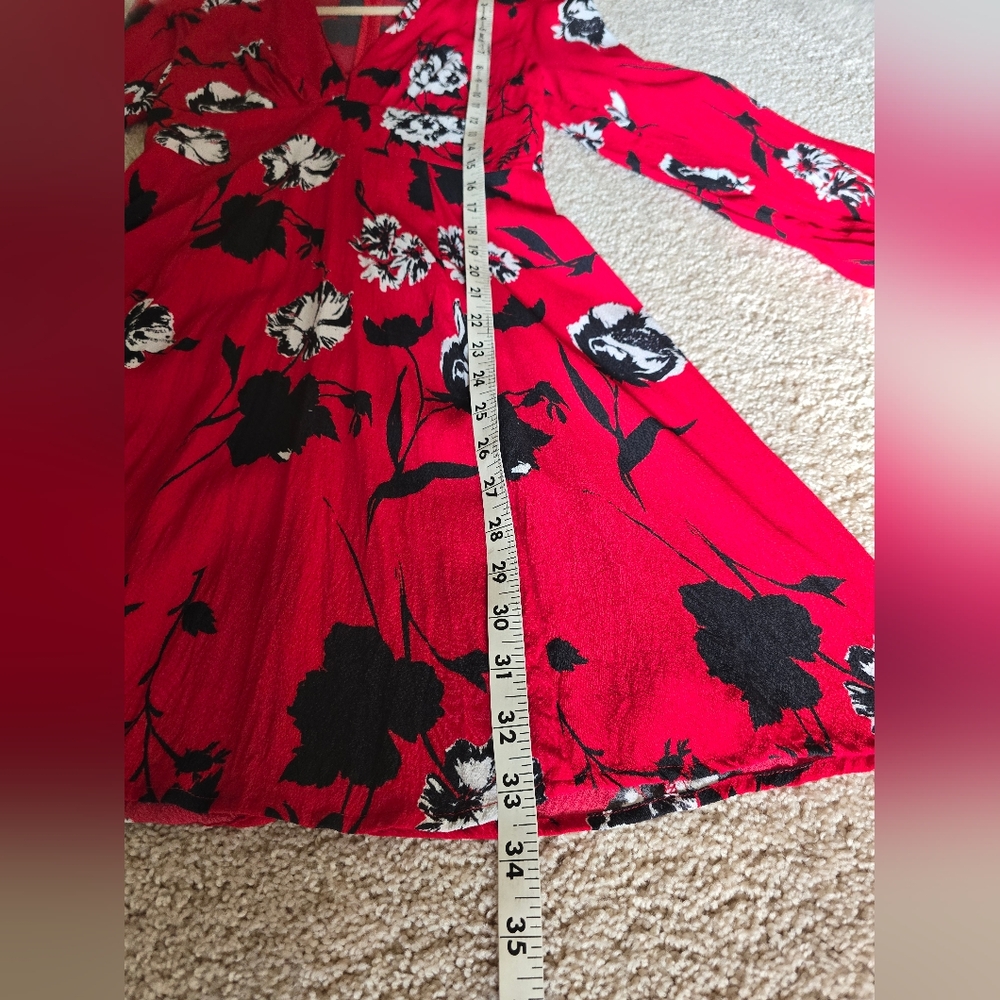 Yumi Kim Size Small Womens Red Black Floral Dress Lomg Sleeves Deep V neck - Picture 5 of 8